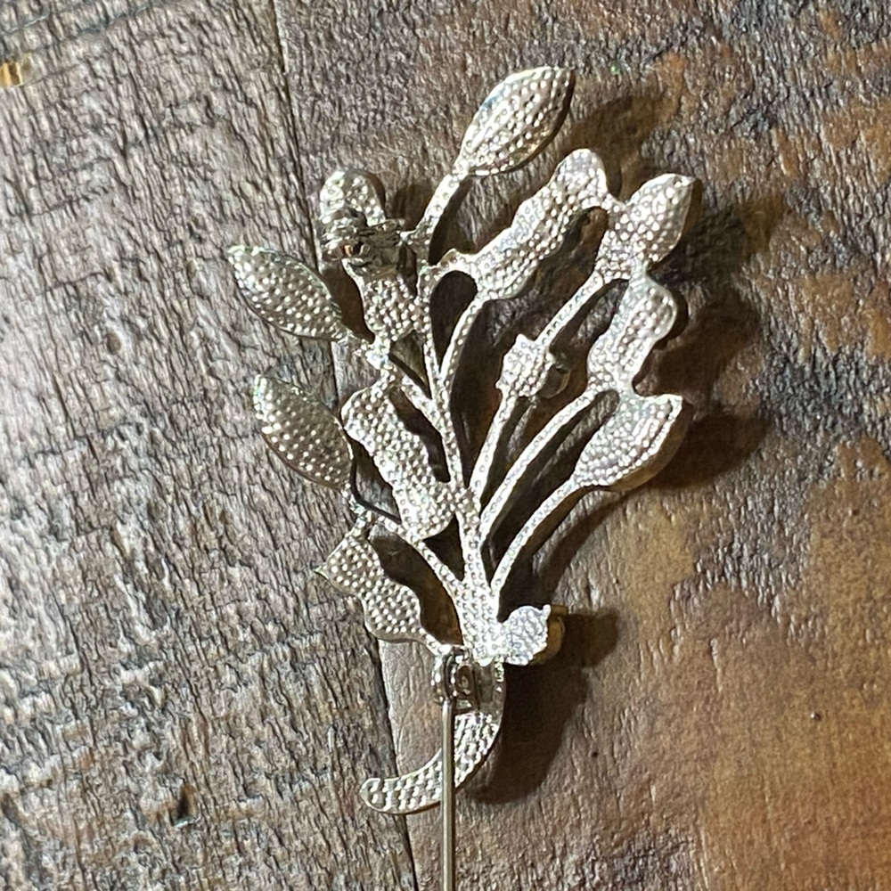 Sparkling Rhinestone Silvertone Brooch Pin - Picture 3 of 3